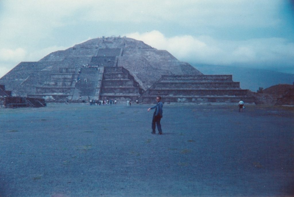 Picture of Simon at Teotihuacan in 1994